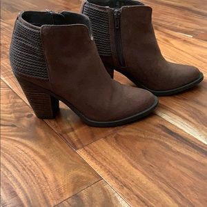 Beautiful brown Carlos Santana booties